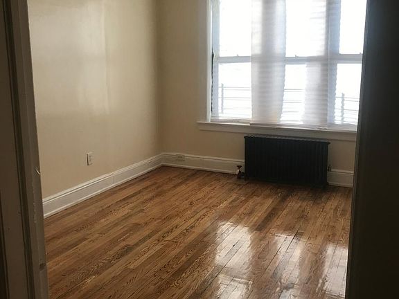 3rd image of 22004 Hempstead Ave #3