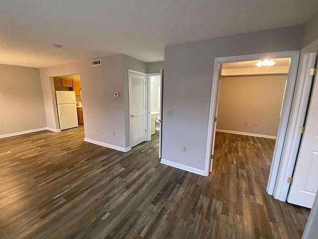 2nd image of 35F Rock Garden Pl