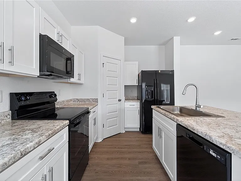 6802 SW Dignity Ave — Photo 39