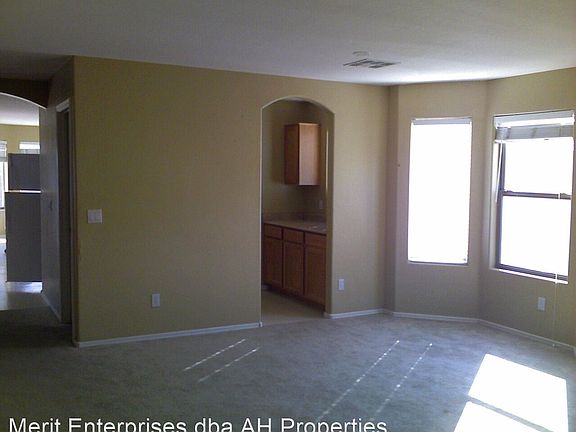 4th image of 2805 N 106th Dr