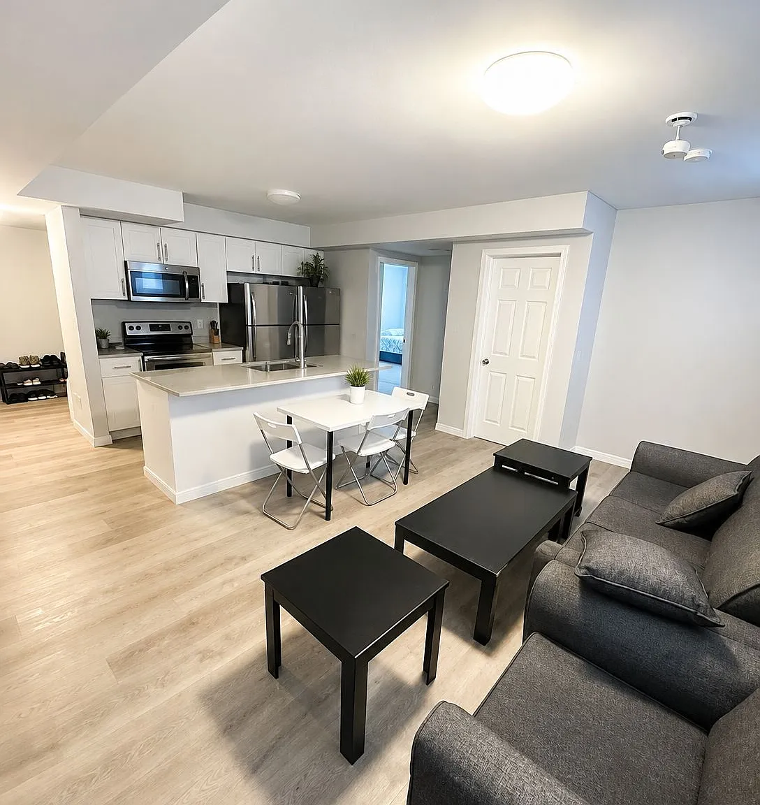 4 bed, $2,750 — Photo 3