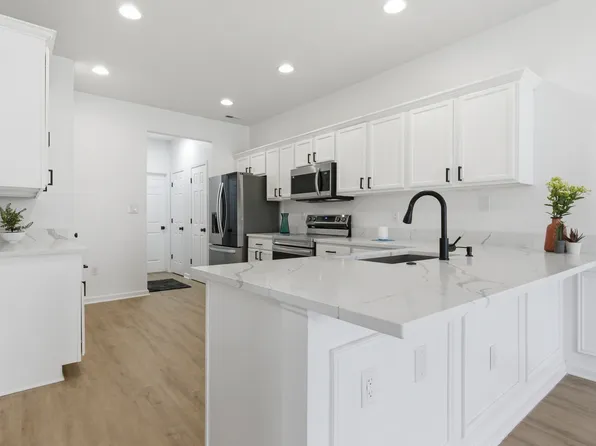 855 Gazebo Way, Greenwood, IN 46142