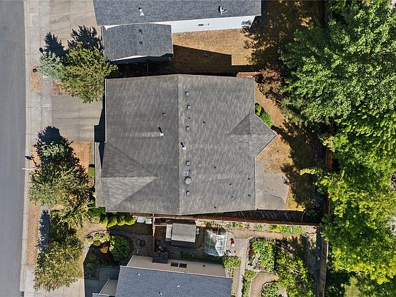 3rd image of 9520 187th Street Ct E