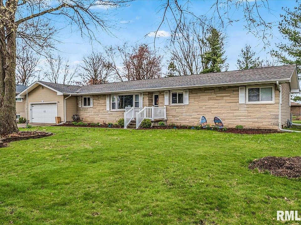 619 E Main St, Rochester, IL 62563 Zillow