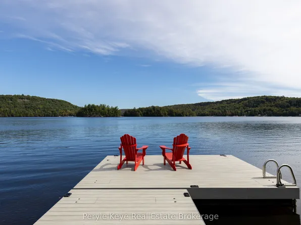 1054 Inawendawin Rd, Lake Of Bays, ON P0B 1A0