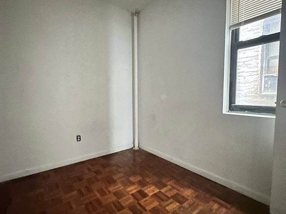 5th image of 424 E 66th St APT 4FW