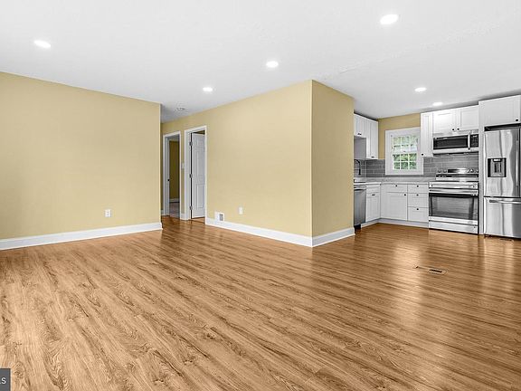 5th image of 8300 Cathedral Ave