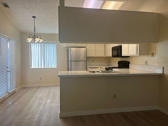 5th image of 15991 Tokay St APT C