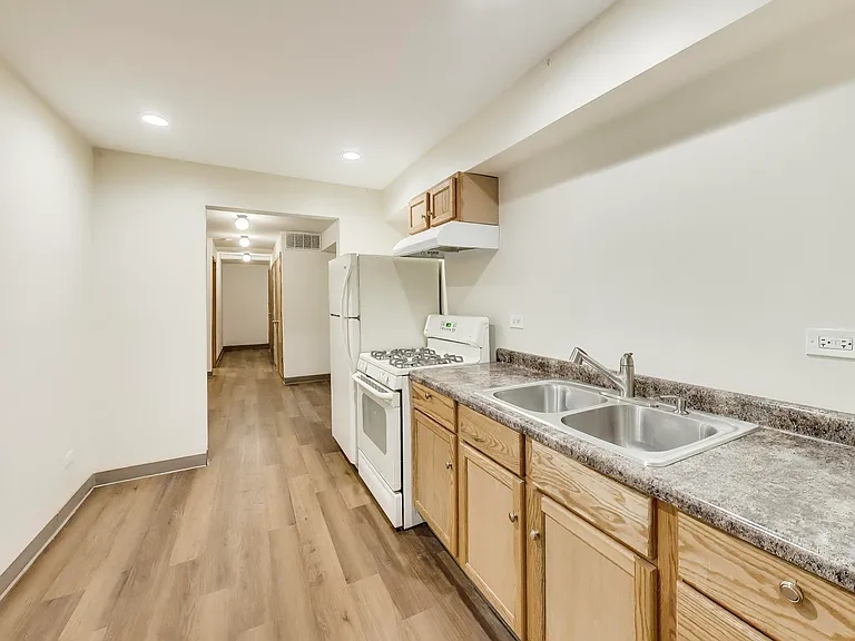1700 W Cermak Rd #BR — Photo 6
