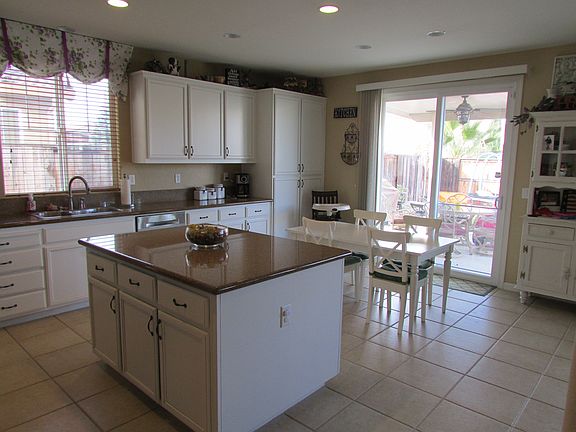 3rd image of 9759 Denali Cir