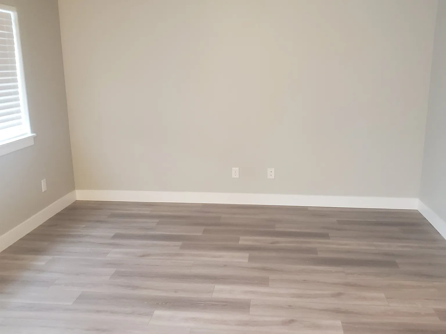 3 Bedroom Washington Terrace Townhouse! — Photo 4