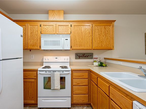 5th image of 1640 SW Mulberry Pl APT C302
