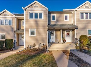 137 Oak Ridge Dr #137, Windsor Locks, CT 06096