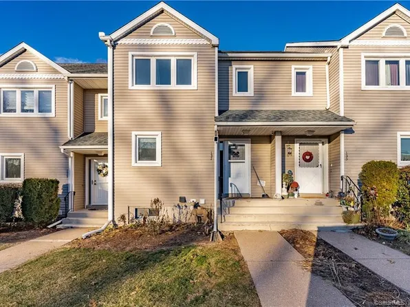 137 Oak Ridge Drive #137, Windsor Locks, CT 06096