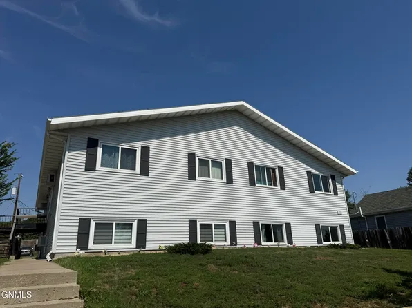 1008 1st St NE, Mandan, ND 58554