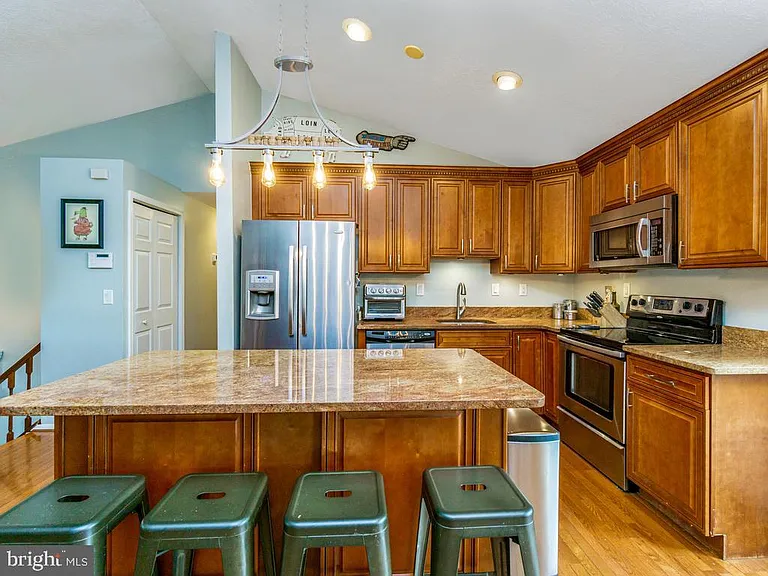 3827 Dittany Ct — Photo 9