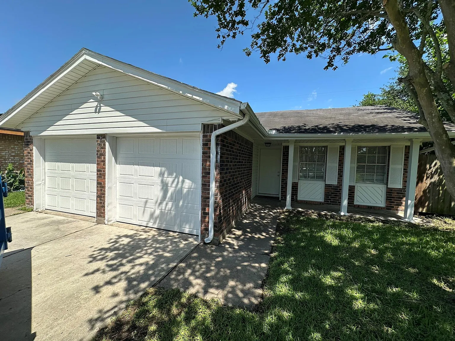 3 bed, 1.5 bath, 1065 sqft, $1,650 — Photo 2