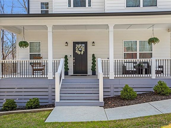 3rd image of 5234 Laurel Ln