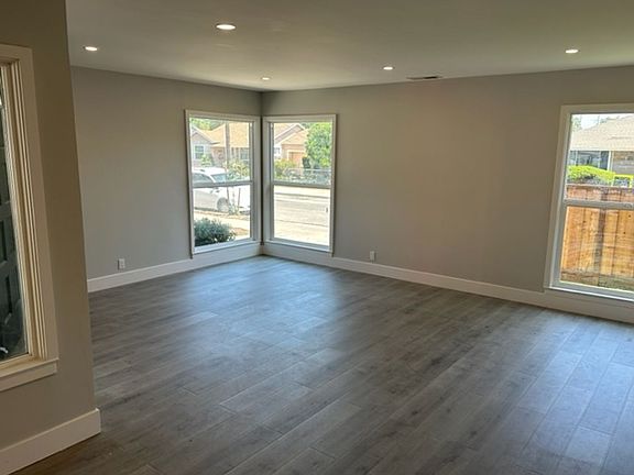 4th image of 1020-1026 Grand St