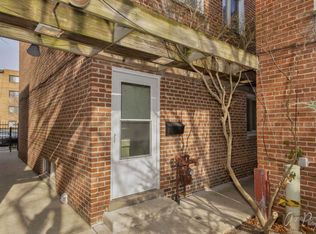 1613 W Greenleaf Ave #A, Chicago, IL 60626