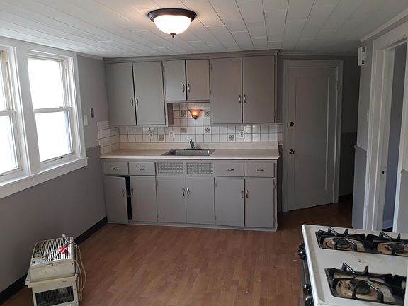 2nd image of 24 Reo Ave