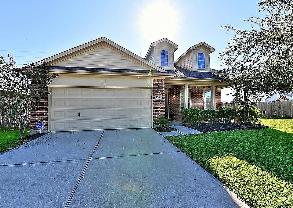 1st image of 15406 Hyde Park