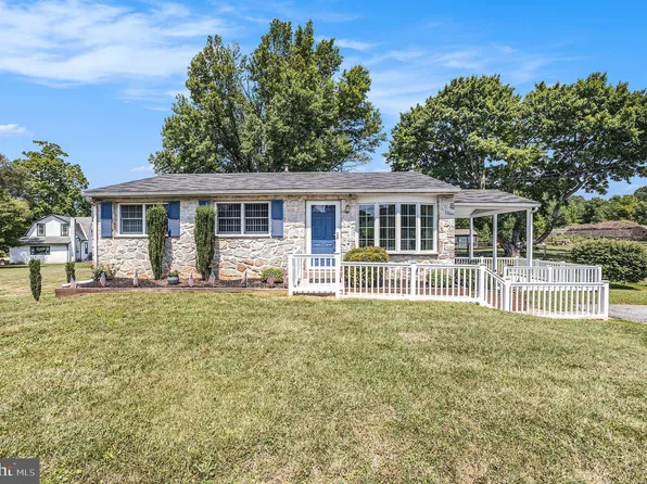 377 W 7th Ave, Trappe, PA 19426