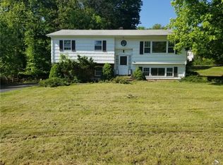 1 Haven Ct, Airmont, NY 10952