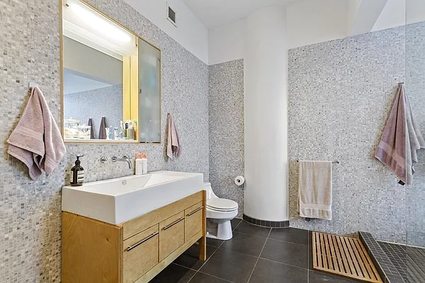 Rented by Nest Seekers International | media 19