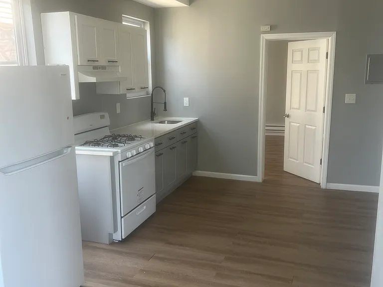 188 Scheerer Ave #2B — photo 2 of 6