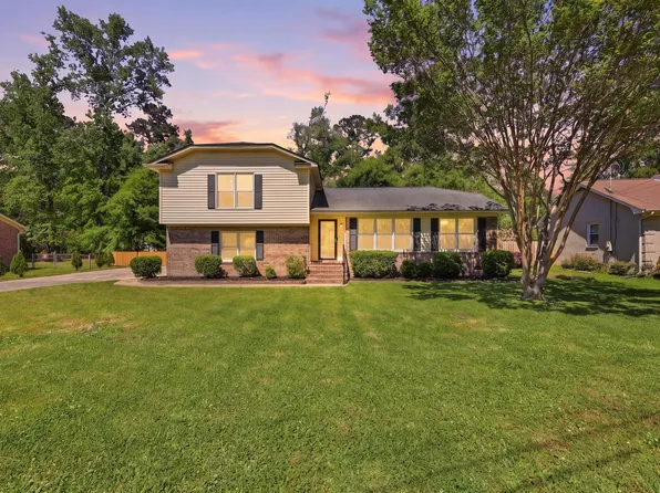 219 Pointer Dr, Summerville, SC 29485