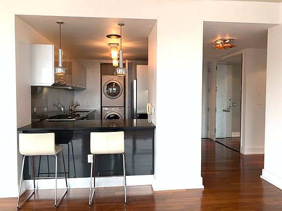 4th image of 350 W 42nd St APT 48D