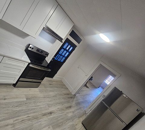 3rd image of 26 W Liberty St Floor 1