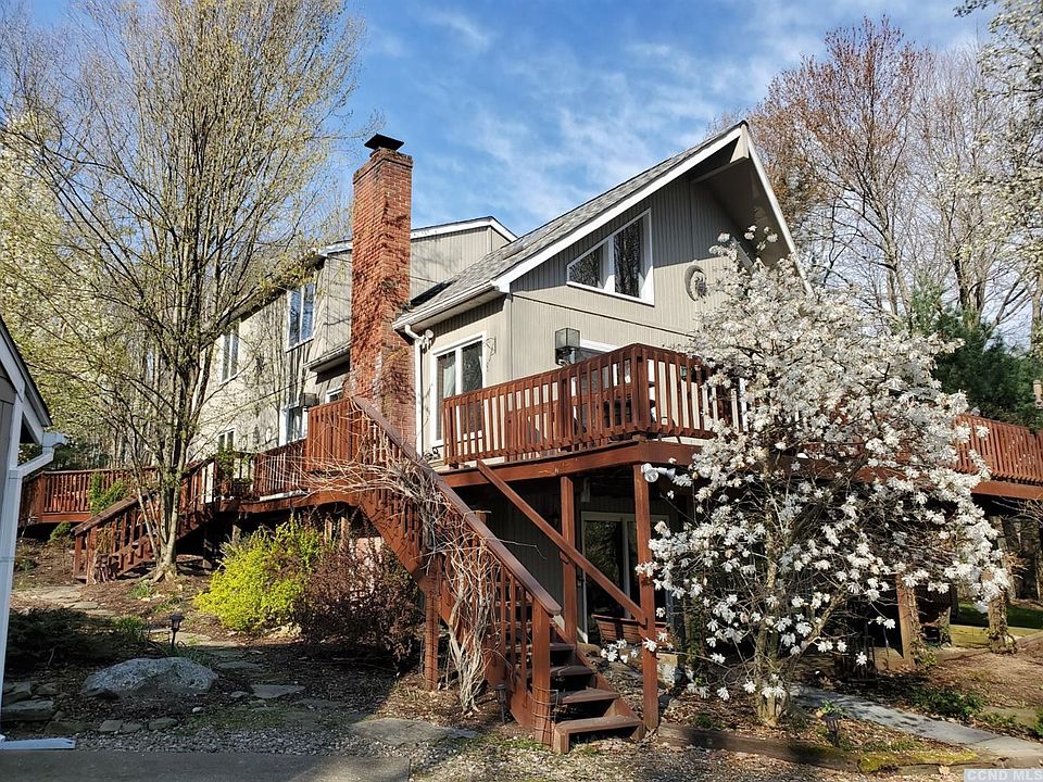 1st image of 2 Juliana Dr