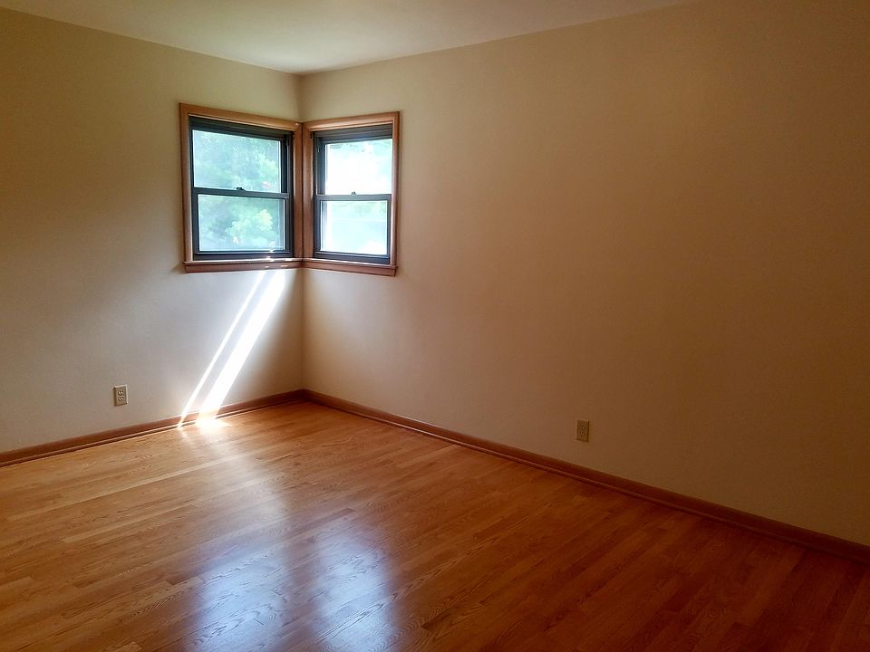 2nd image of 4520 N 133rd St