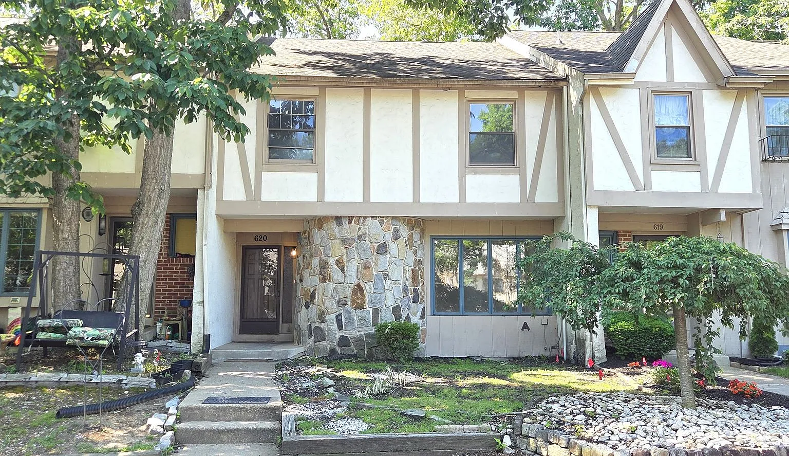 "Modern Comfort in Sicklerville: Your Dream Rental Awaits at 620 Jaeger Ct!" — Photo 2