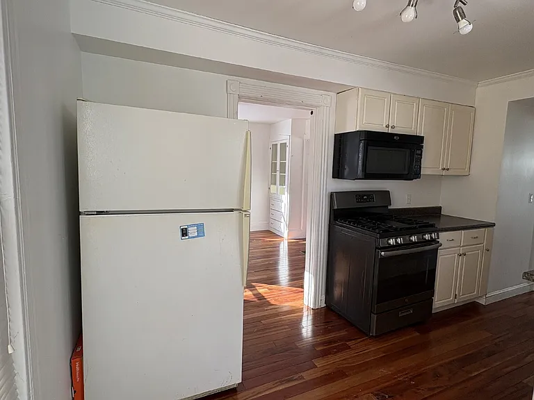670 Main St — Photo 17