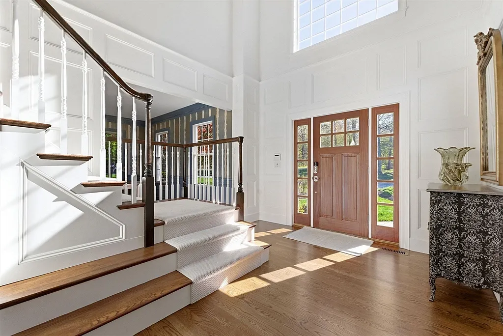 5 bed, 4.5 bath, 5290 sqft, $12,000 — Photo 4
