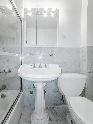 5th image of 338 E 83rd St APT 4C