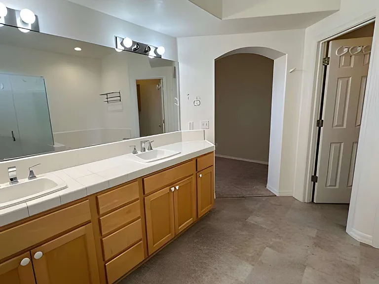 725 Asilo — Photo 22