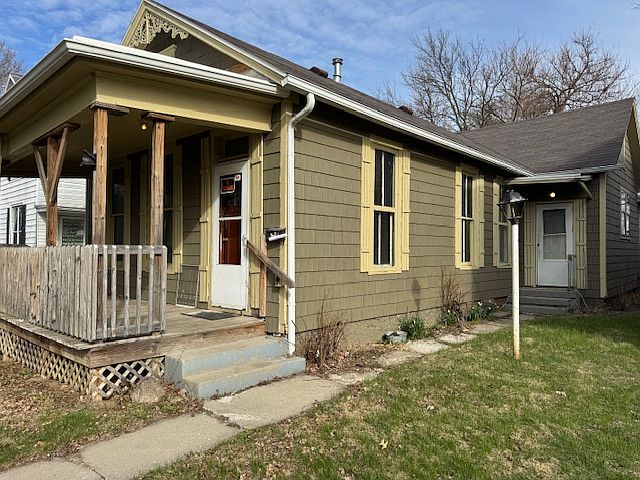 1st image of 216 3rd St