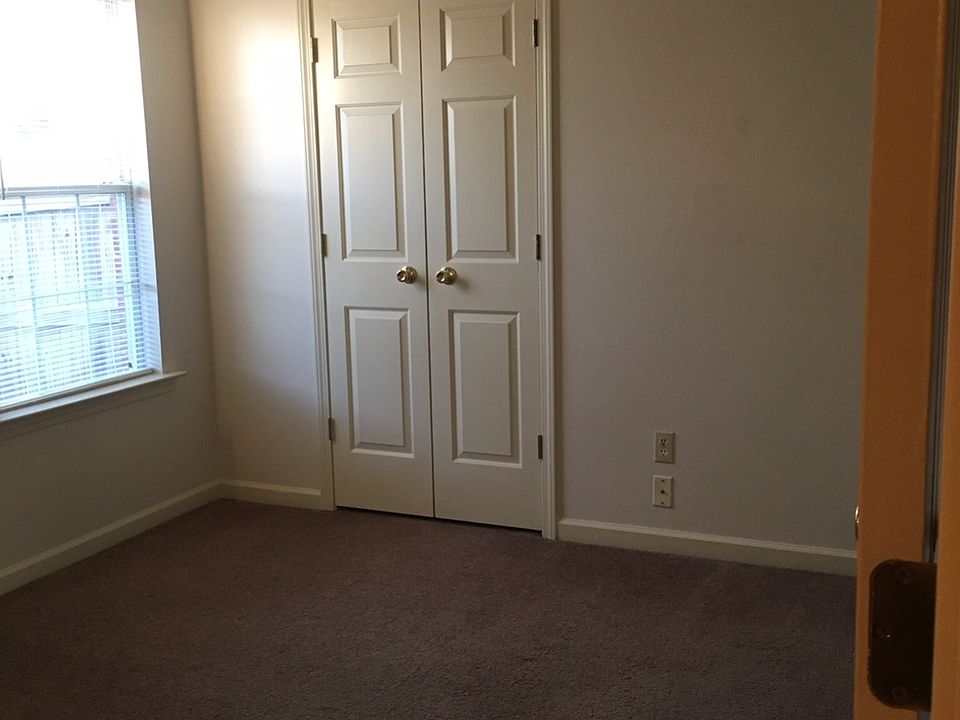 1st image of 7522 Fox Hunt Dr E