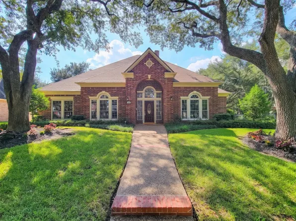 2702 Briar Knoll Ct, Sugar Land, TX 77479