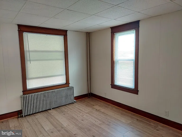 393 S Main St — Photo 4