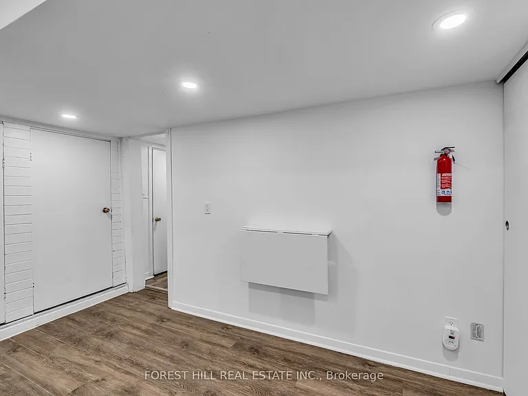 5 Woodenhill Ct #BASEMENT — Photo 13