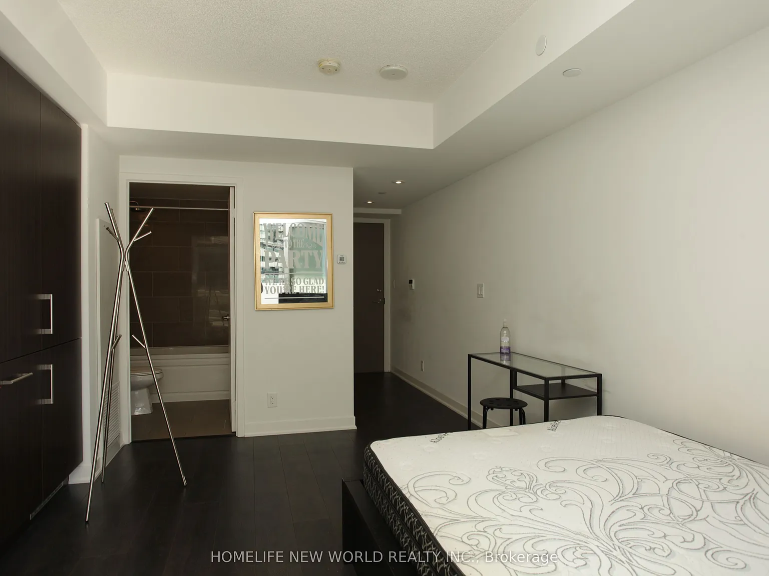 88 Harbour St N — Photo 4