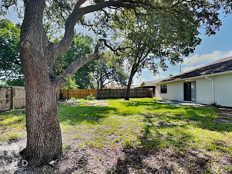 10327 Lansfield St — Photo 18