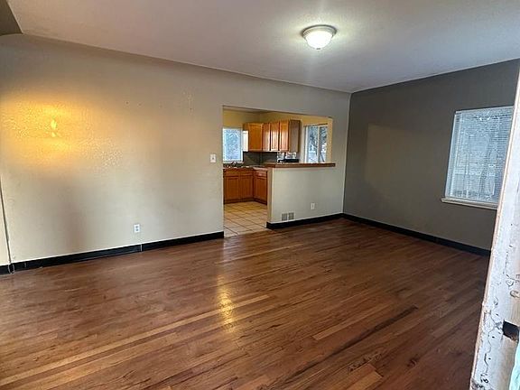 4th image of 460 S Alcott Street