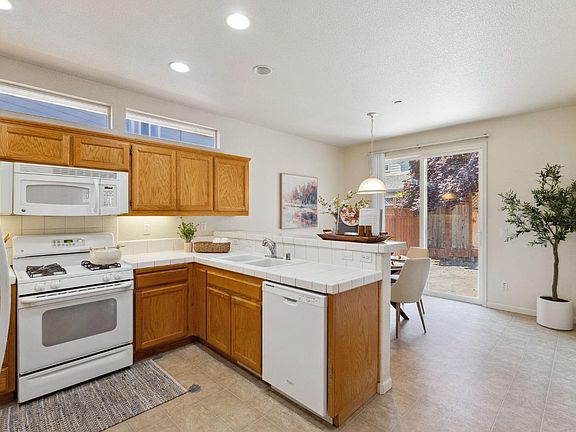 5th image of 1262 Seghesio Way