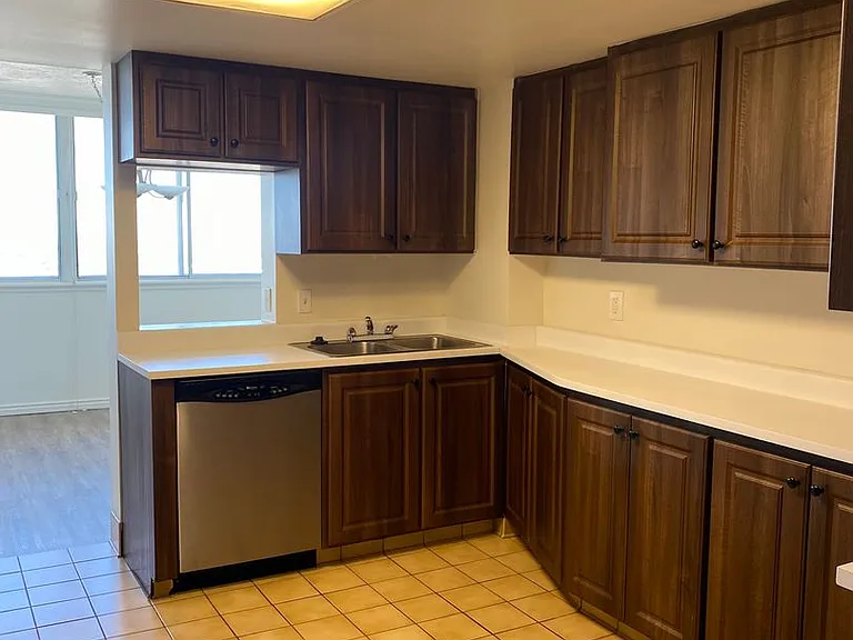 241 N Vine St — Photo 7